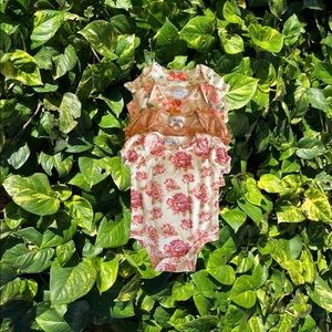 4pc Nicole Miller onesie set